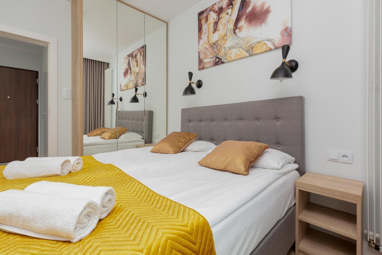 Mennica Residence - City Center Apartments By Noclegi Renters วอร์ซอ ภายนอก รูปภาพ
